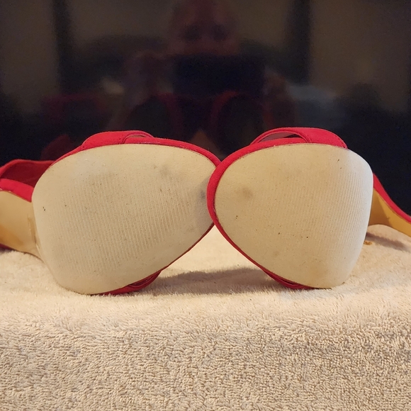 Heels - Picture 4 of 4